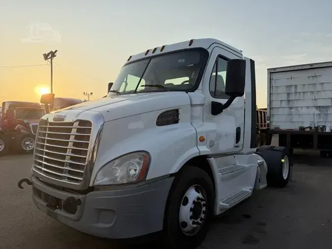2016 FREIGHTLINER CASCADIA 1139e38bc947fedeb6e591d36f236a24ef8