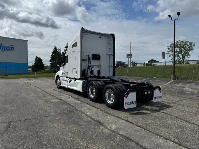 2022 Kenworth T680