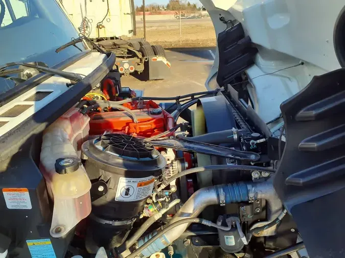 2019 FREIGHTLINER/MERCEDES M2 106