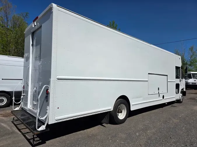 2017 FRTLR CUSTOM CHASSIS CORP MT55