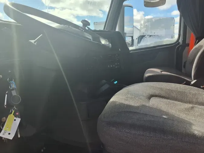 2020 VOLVO VNL64T-7609e3f4075173419584ed25c3596ffe760