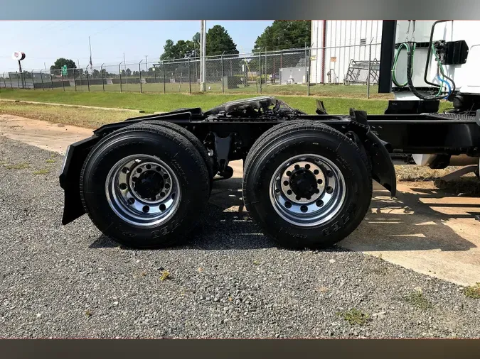 2023 INT LT625 6x4