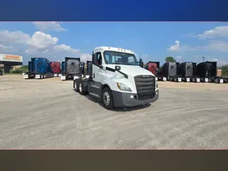 2019 Freightliner Cascadia 126