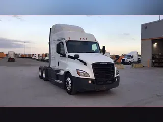 2021 Freightliner Cascadia 126