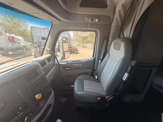 2022 Peterbilt 567