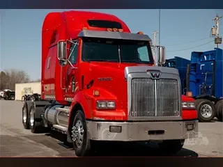 2015 WESTERN STAR 4900