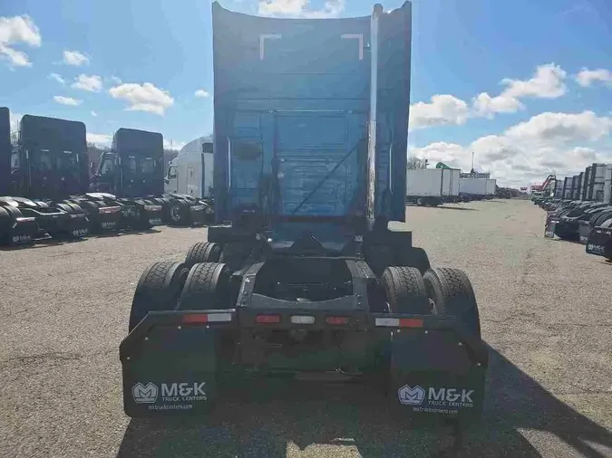 2021 VOLVO VNL64T760