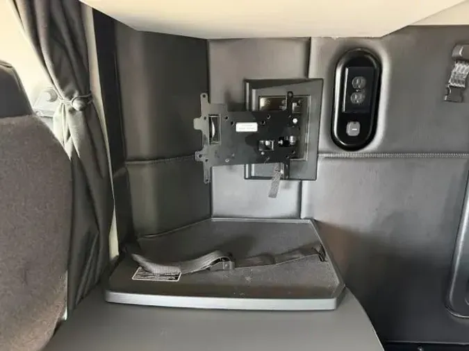 2023 Kenworth T680
