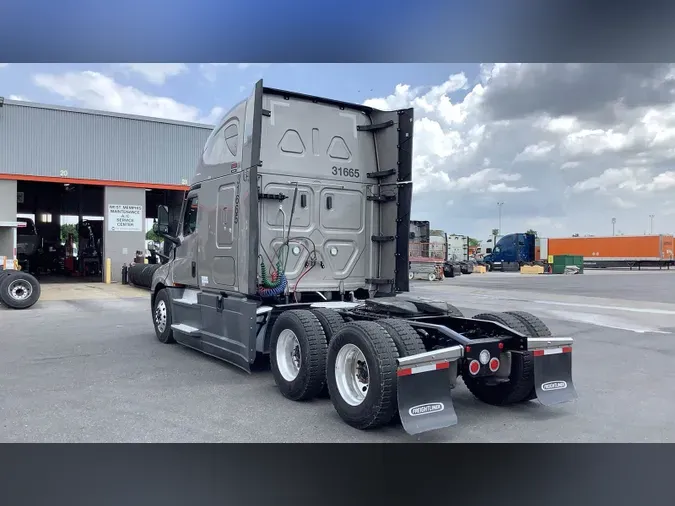 2024 Freightliner Cascadia