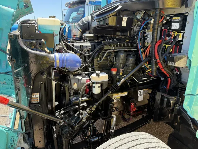 2023 Peterbilt 567