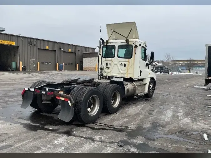 2019 Freightliner X12564ST