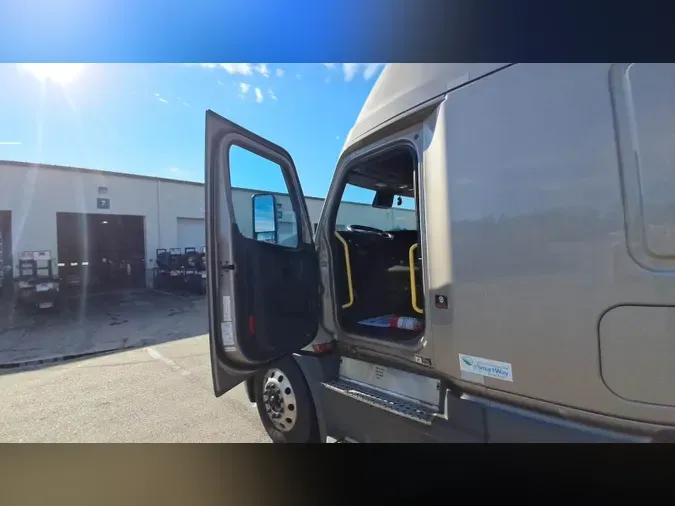 2023 Freightliner Cascadia 126