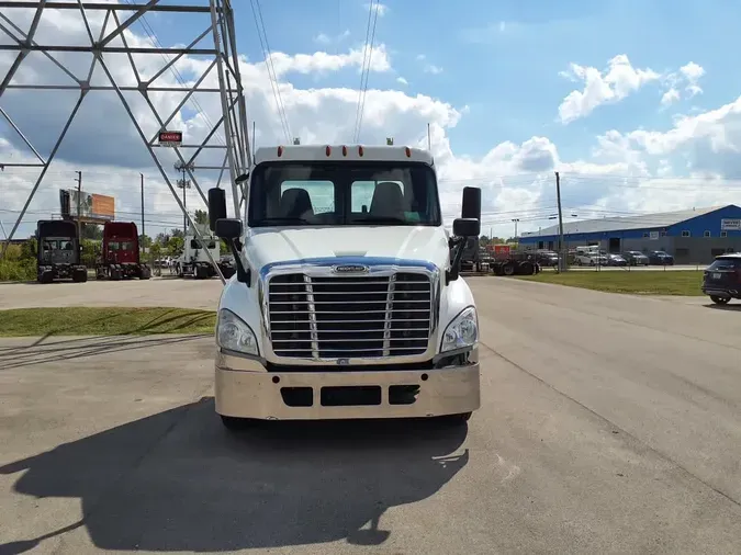 2019 FREIGHTLINER CASCADIA 125