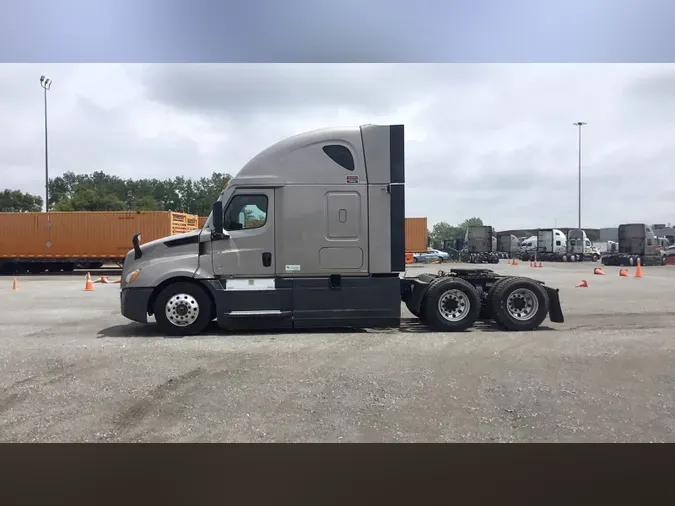 2021 Freightliner Cascadia