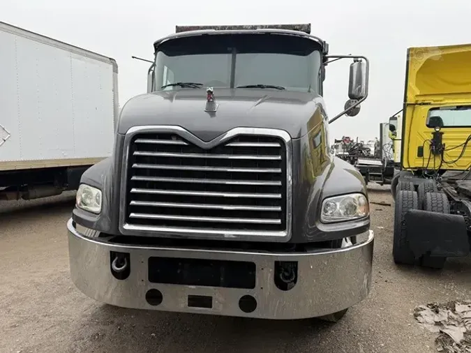 2013 MACK PINNACLE CXU612