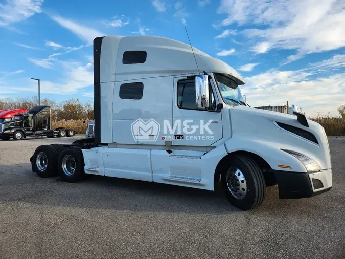 2020 VOLVO VNL64T760