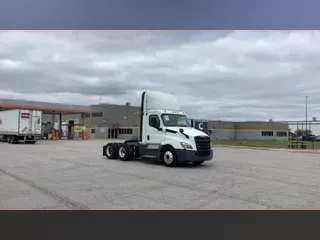 2020 Freightliner Cascadia 126