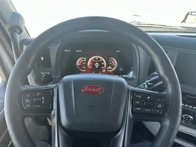 2022 Peterbilt 579