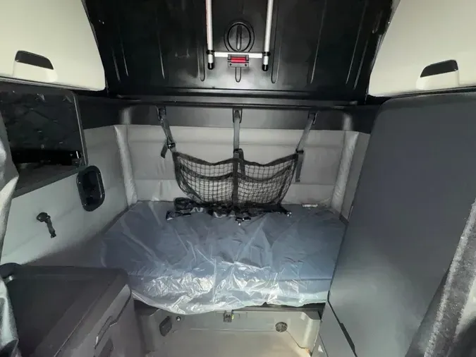 2022 FREIGHTLINER Cascadia 126