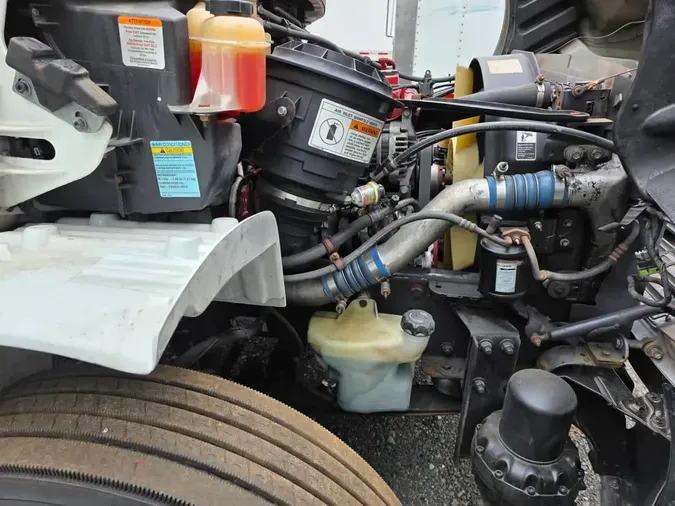 2018 FREIGHTLINER M2 106