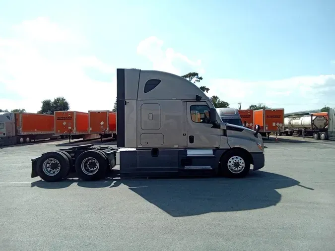 2023 Freightliner Cascadia 126