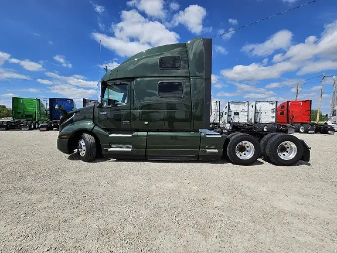 2024 VOLVO VNL64T860
