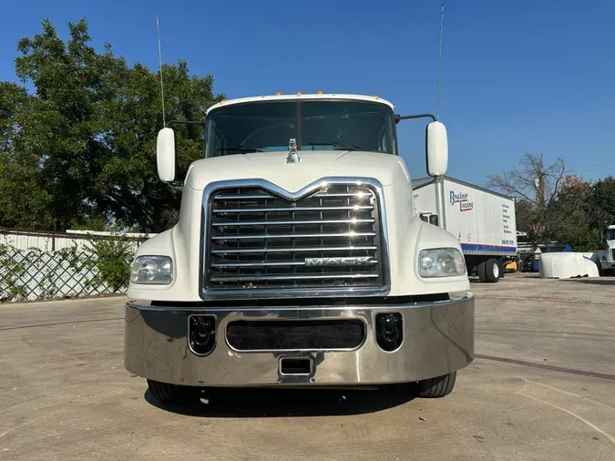 2018 MACK CXU613