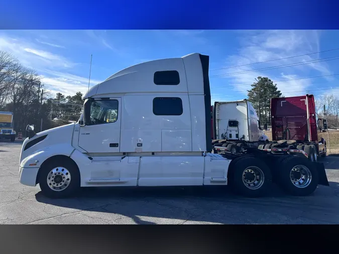 2019 VOLVO VNL64T860