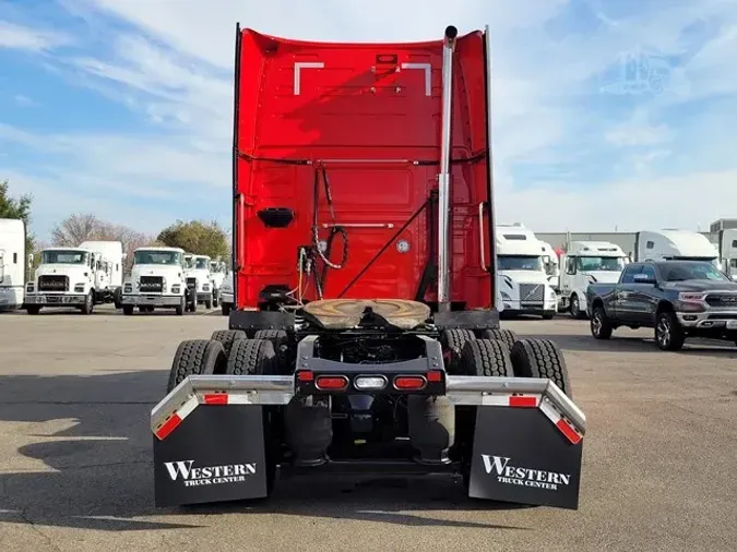 2023 VOLVO VNL64T860