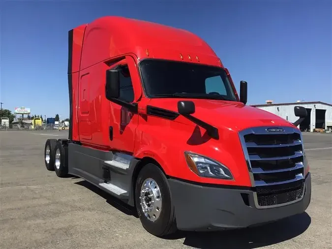 2021 FREIGHTLINER CA126