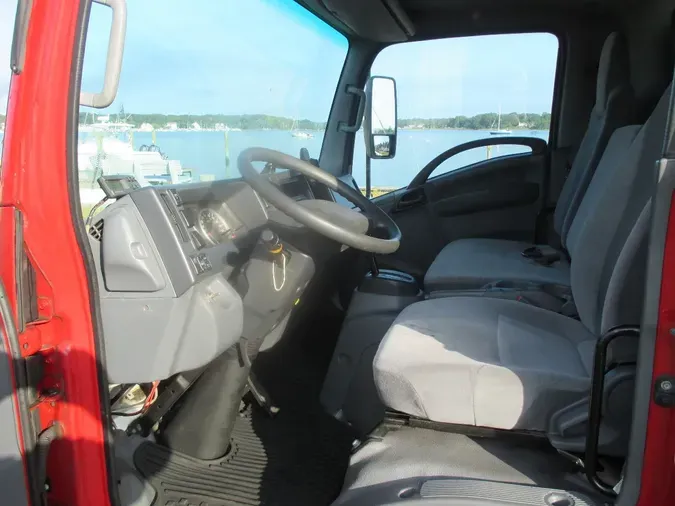 2016 ISUZU NPR-HD