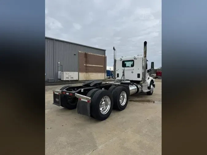 2021 PETERBILT 567