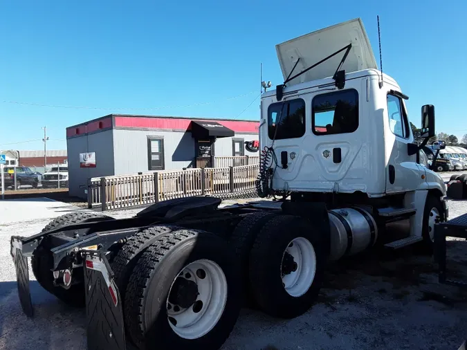 2017 FREIGHTLINER/MERCEDES CASCADIA 125