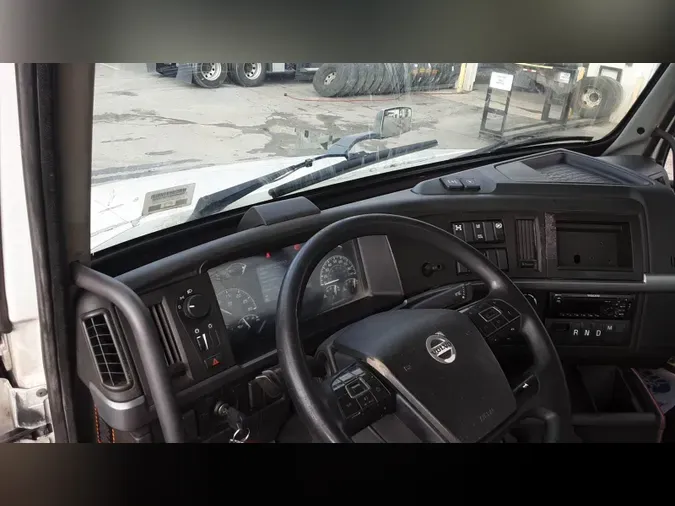 2019 Volvo VNL300