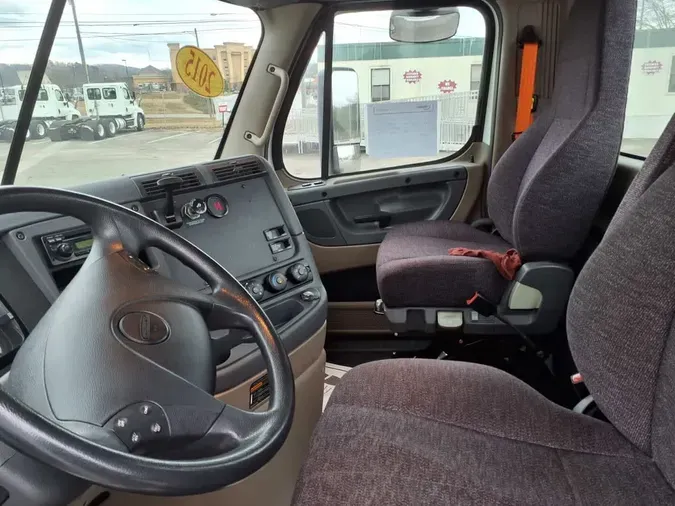 2015 FREIGHTLINER/MERCEDES CASCADIA 125