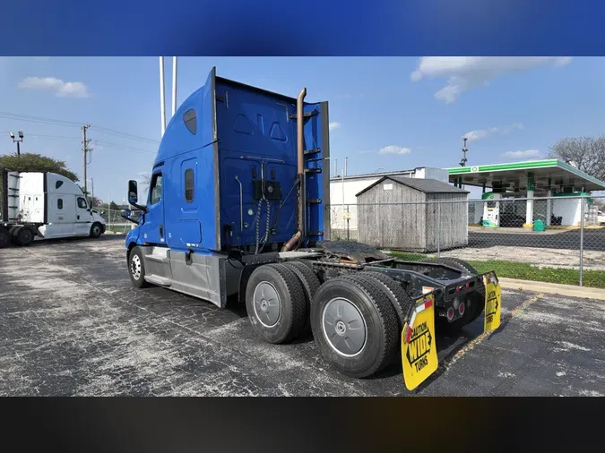 2020 FREIGHTLINER CASCADIA 126