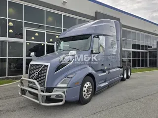 2021 VOLVO VNL64T760