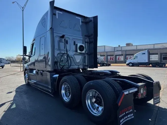 2021 FREIGHTLINER CASCADIA