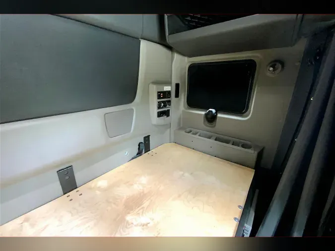 2022 INT LT625 6x4