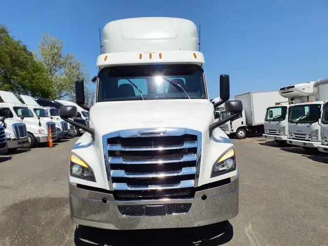 2019 FREIGHTLINER NEW CASCADIA 126