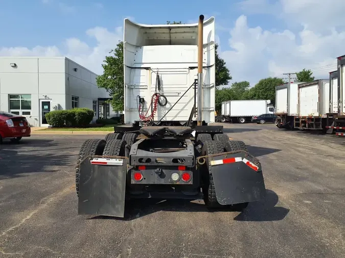 2020 VOLVO VNR64T-640