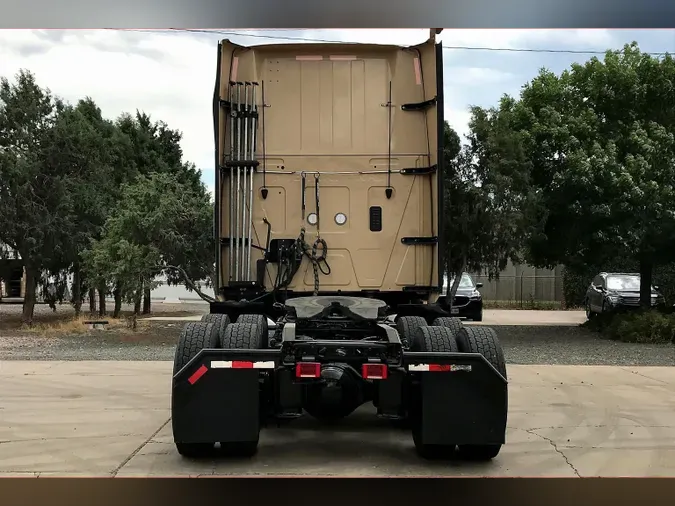 2022 INT LT625 6x4