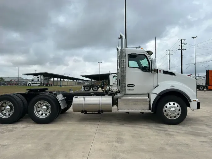 2026 Kenworth T880