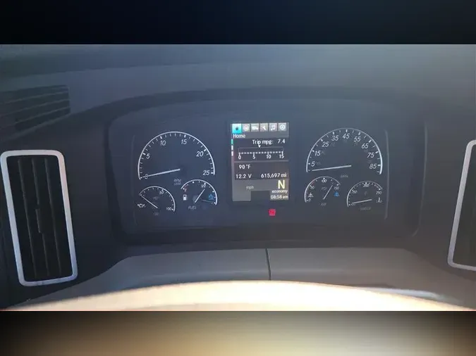 2019 FREIGHTLINER CA126