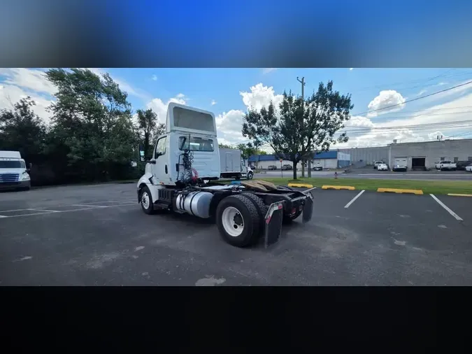 2019 NAVISTAR INTERNATIONAL RH613 DAYCAB S/A
