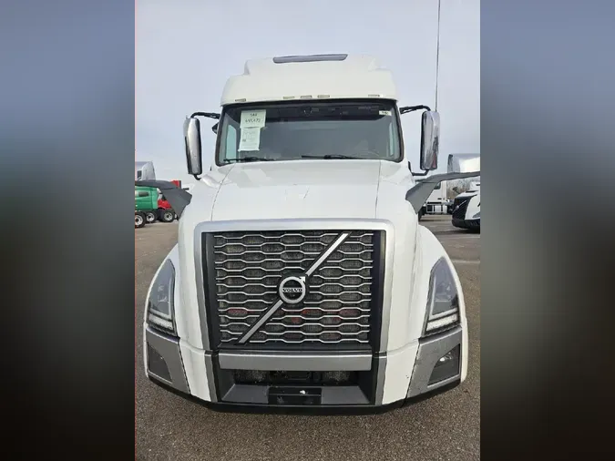 2021 VOLVO VNL64T860