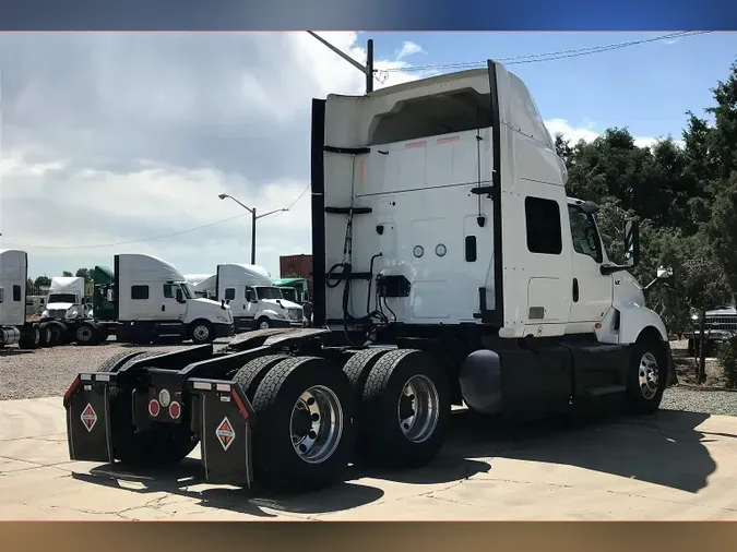 2022 INT LT625 6x4
