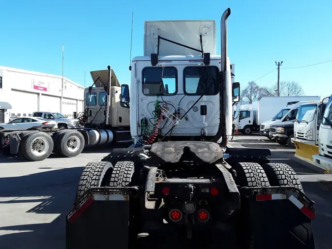 2015 FREIGHTLINER/MERCEDES CASCADIA 113