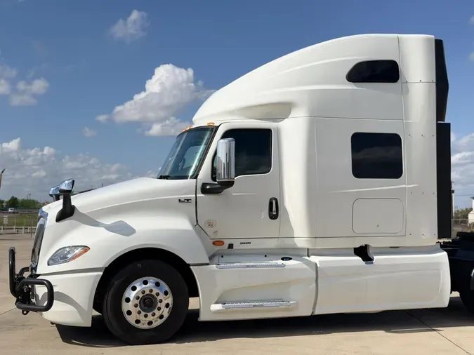 2023 International LT625