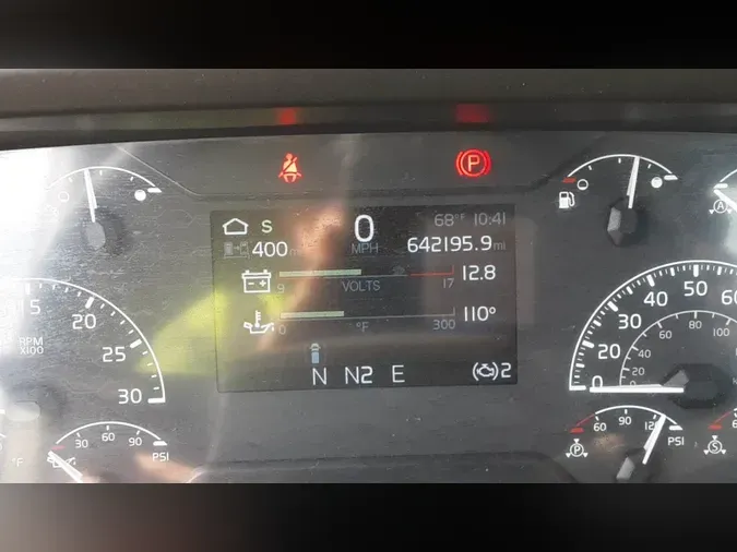 2018 Volvo VNL300